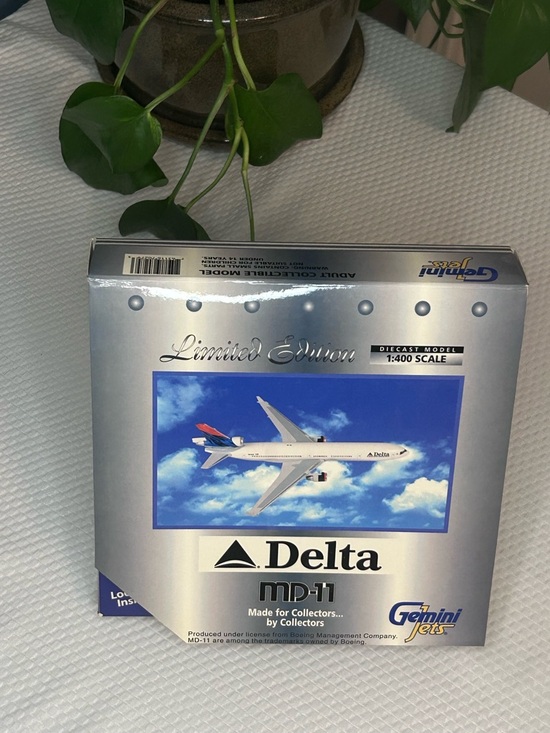 Delta Other - Delta MD-11 Limited Edition GeminiJets Model